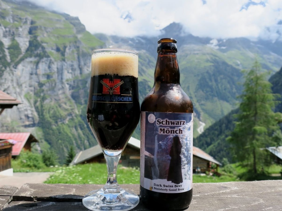 Hiking Down from the Schilthorn